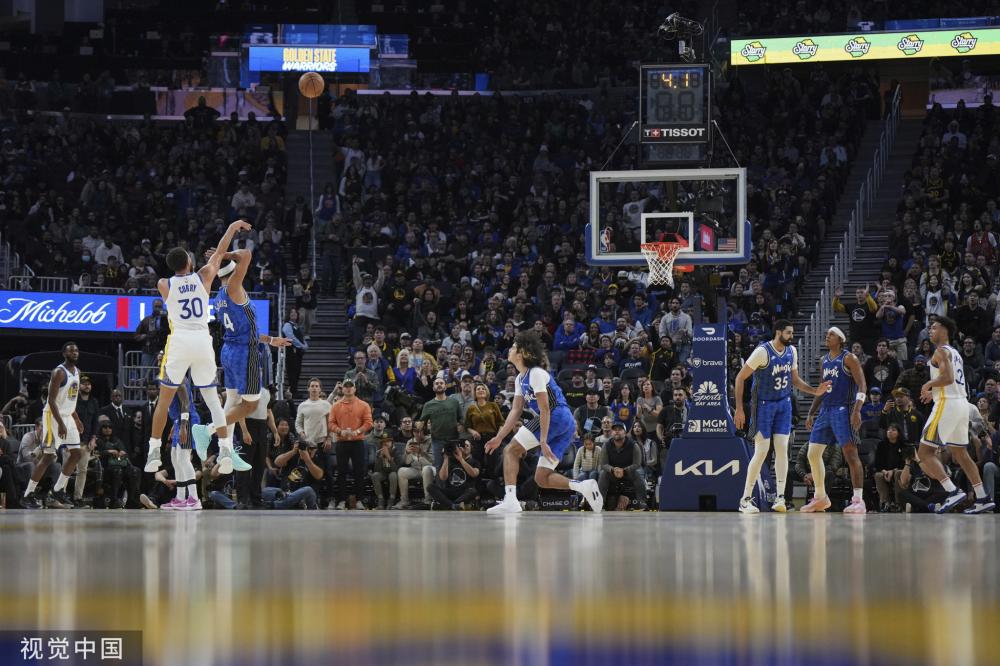 场上崭露头 场上崭露头